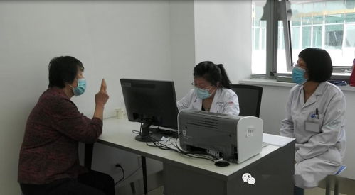 開診首日現(xiàn)場直擊 專家精確診治與暖心服務(wù)贏得群眾歡喜點贊，診斷技術(shù)研發(fā)助力醫(yī)療升級